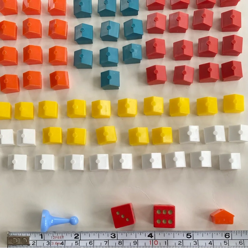 Vintage 1958 Finance Board Game Pieces 6 Pawn Tokens, 76 Houses, 2 Red Dice - Picture 6 of 10